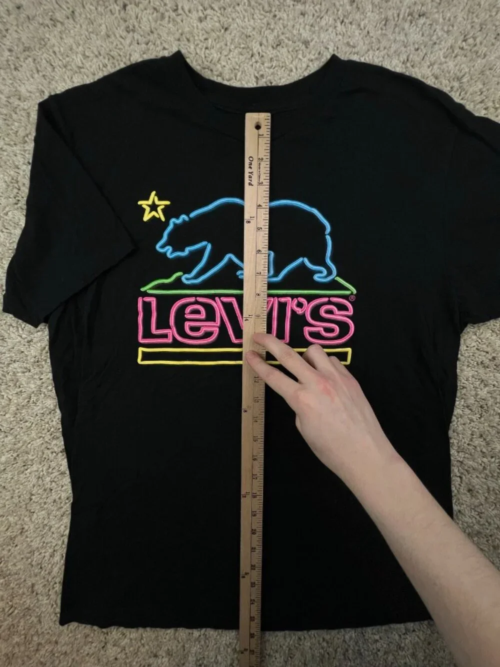 Levi's Mens Black Graphic T Shirt - Size Large Short Sleeve Bear California Logo